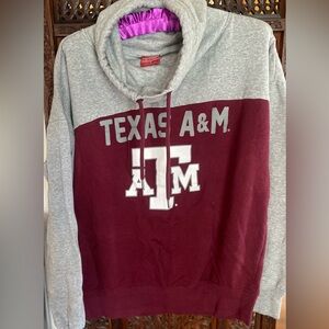 Colosseum Texas A&M Aggies large women’s sweatshirt EUC